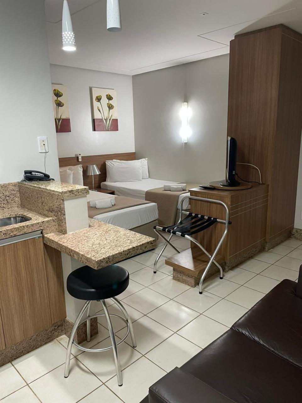 جويانيا Sun Square Suites Hotel By Lual المظهر الخارجي الصورة